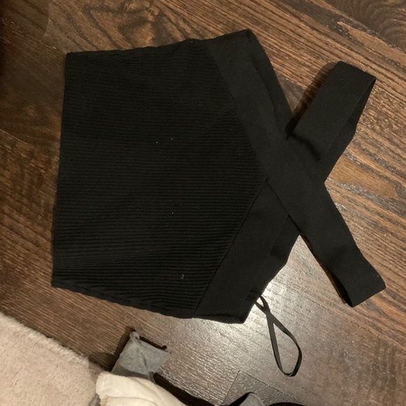 Black Babaton Cross Sculpt Knit Top - Picture 2 of 3